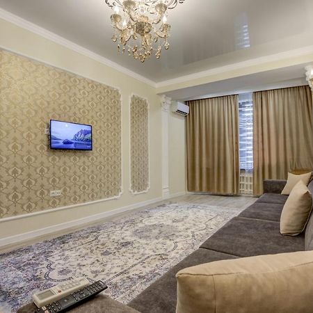 Ferienwohnung 2-Ком Квартира Bischkek Exterior foto